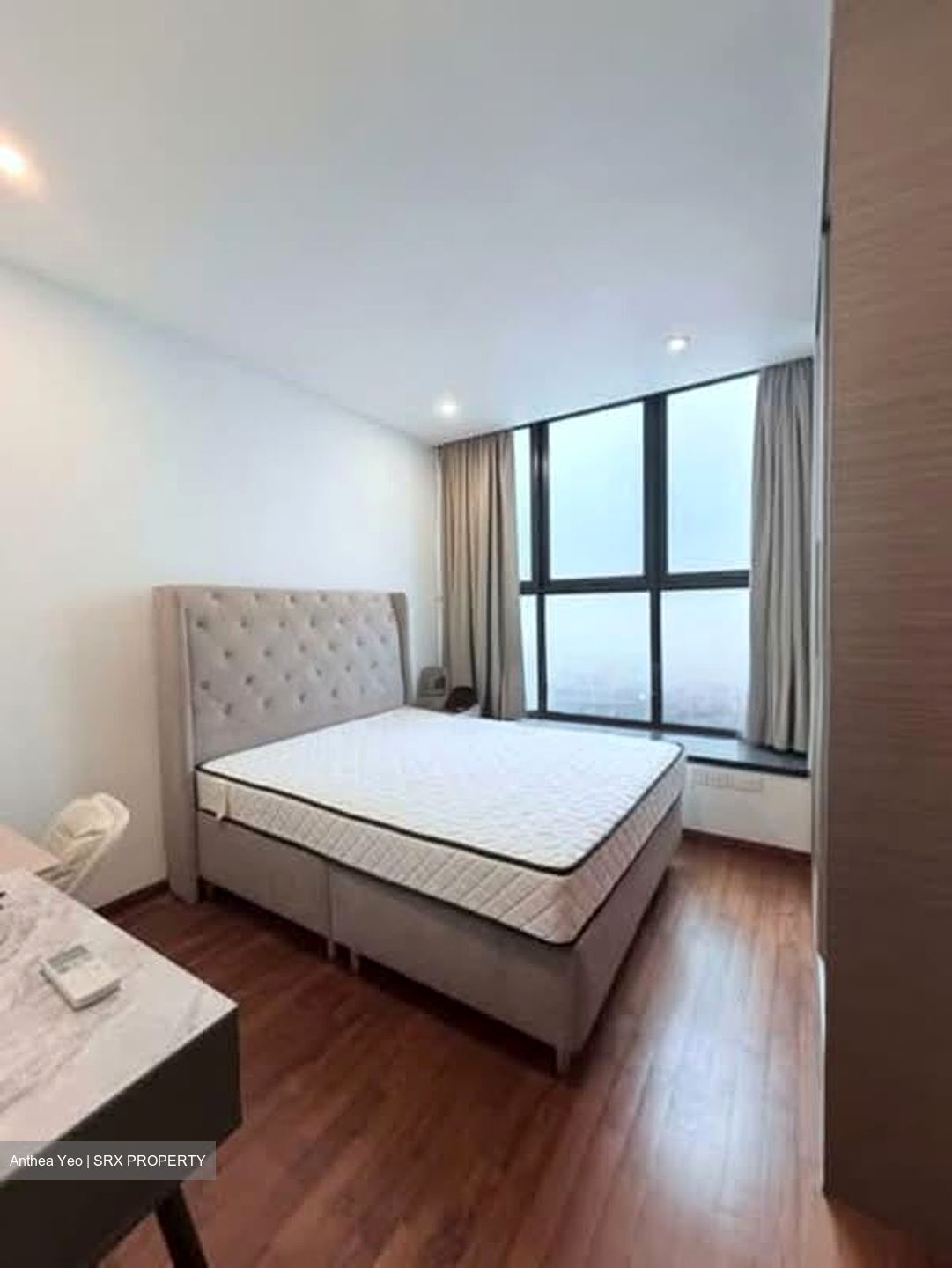 Holland Link (D10), Terrace #556148381